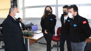 Türkiye'nin ilk cep uydusu dünyanın dört bir yanına sinyal gönderiyor