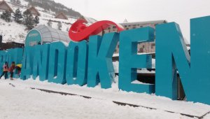 Yılın ilk gününde Palandöken'de kayakçılar yoğunluk oluşturdu