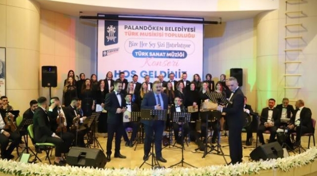 Erzurum'da "Bize her şey sizi hatırlatıyor" konseri yoğun ilgi gördü