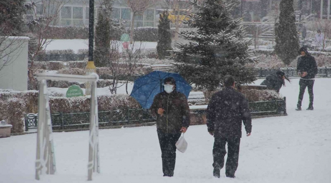 Erzurum'da kış 3 saatliğine geri döndü