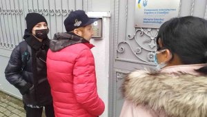 Türkiye'de kalan Ukraynalılar konsolosluğa başvurdu