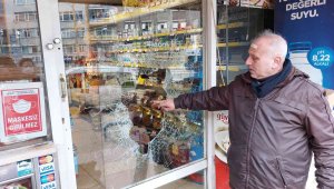 700 liralık camı kırıp, içeriden bozuk para çaldı