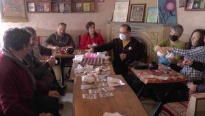 Ata tohumlarını önce üretiyorlar, sonra paylaşıyorlar