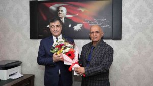 Atatürk Üniversitesi rektör yardımcılığı görevinde devir teslim töreni yapıldı