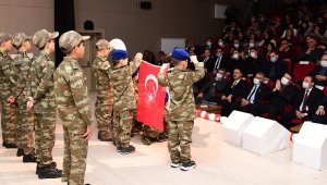 Minik Yürekler Çanakkale Şehitlerini andı