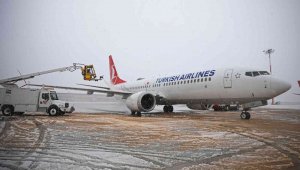 THY uçakları buzlanmaya karşı alkolle yıkanıyor