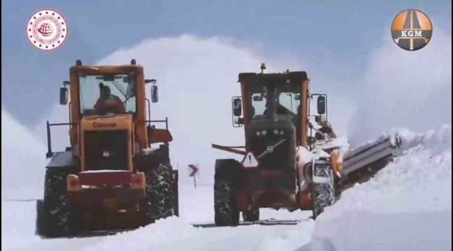 Erzurum-Tekman yolu 3 bin rakımda karla mücadele