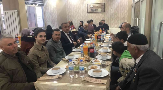Horasan'da şehit ve gazi ailelerine iftar yemeği verildi