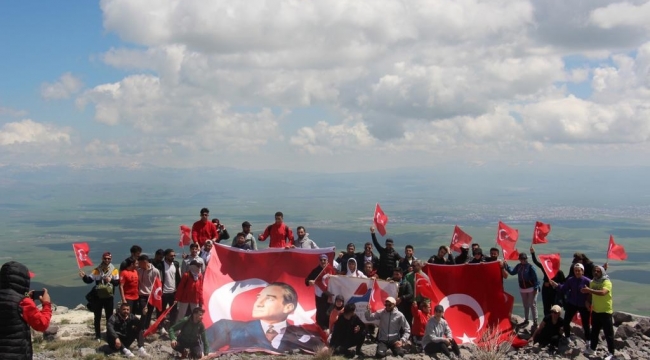 Ağrı'da dağ tırmanışı gerçekleştirildi