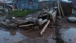 Ağrı'da sele kapılan çocuk hayatını kaybetti