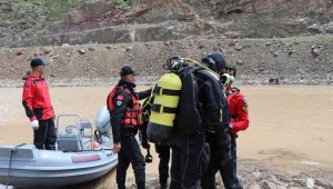 Dalgıçlar kaza sonrası kaybolan şahsı aramaya devam ediyor