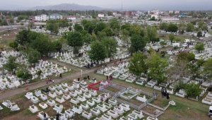 İki yılın ardından mezarlık ziyaretleri tekrar yapıldı