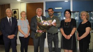 Kadına şiddeti önleyen taksici ödüllendirildi