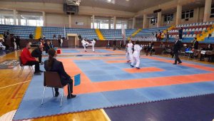 Tekmeler analig finalleri için kalktı