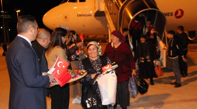 Ukrayna'dan tahliye edilen Ahıska Türklerinin üçüncü kafilesi de Elazığ'a geldi