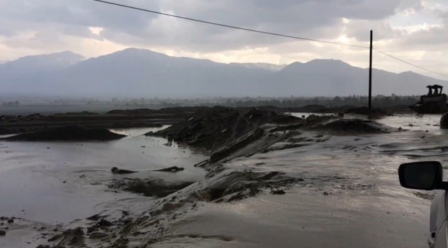 Erzincan'da sel felaketi, kent adeta sular altında kaldı