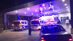 Erzurum'da bir ihbara giden polis memuru boynundan bıçaklandı