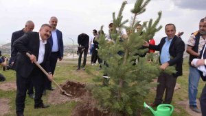 Erzurum'da 'Fidan Dikimi ve Çevre Temizliği' etkinliği düzenlendi