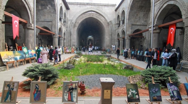 Erzurum'da öğrencilerin sergisi büyük ilgi gördü