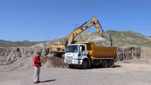 Oltu Çuval Fabrikası'nda inşaat çalışmaları başladı