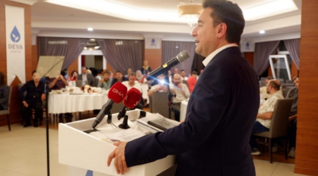 Ali Babacan: "Son 5 senedir Türkiye'yi çöküşün eşiğine sürükleyen kadrolar aynı kadrolar değil"