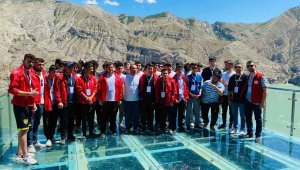 'Anadoluyuz biz' projesiyle Erzurum'u gezdiler