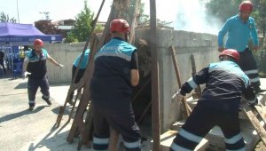 17 Ağustos depremini anma programında nefes kesen tatbikat