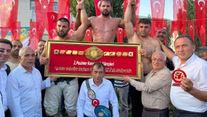 Bölükbaşı, Pasinler'de baş pehlivan oldu