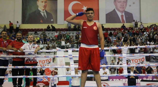 Büyükşehir'in boksörü Demirceylan Avrupa Şampiyonu oldu