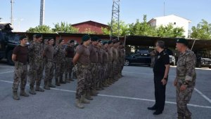 Özel harekât polisleri Erzincan'dan Suriye'ye uğurlandı