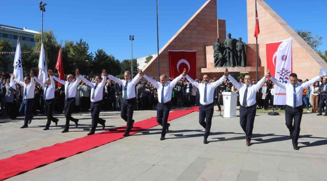 Atatürk Üniversitesi 65'nci akademik yılı etkinliklerle açıldı