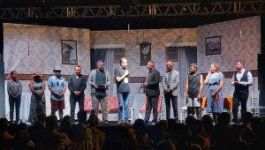 "Bir Bayram Sabahı" Alanya Tiyatro Festivali'nde yoğun ilgi gördü