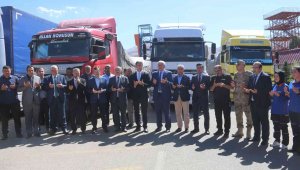 Erzurum'dan Pakistan'a 4 yardım tırı gönderildi