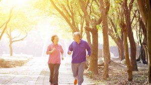 "Ayak bileğindeki şişlik kalp yetmezliği habercisi olabilir"