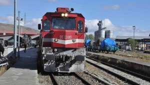 Doğu Ekspresi'ne kaya engeli