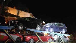 Freni patlayan araç yüklü tır, 3 araca çarparak durabildi