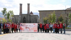 Kızılay kadınları yürüyüş etkinliğinde buluştu