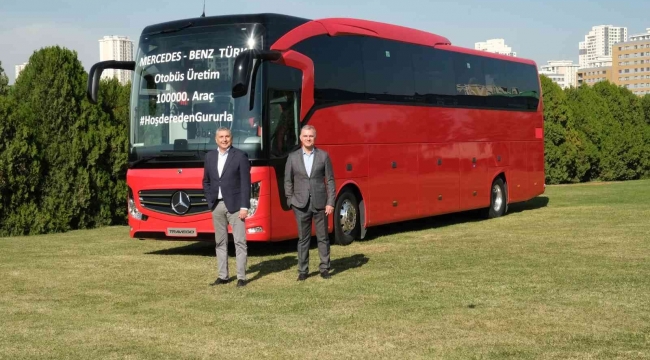 Mercedes-Benz Türk 100 bininci otobüsünü banttan indirdi