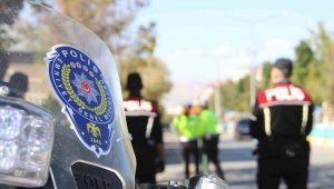 Okul önlerinde asayiş berkemal