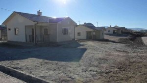 Afet konutları yıl sonuna kadar hak sahiplerine teslim edilecek