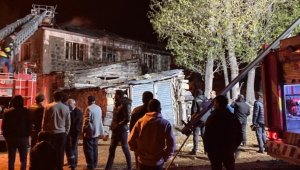 Aşkale'de köydeki yangın korkuttu