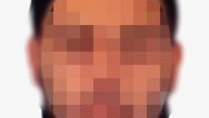 ATM'de unutulan parayı telefonla konuşuyor gibi yaparak alıp gitti