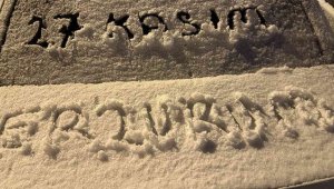 Erzurum beyaza büründü, vatandaşlar karın tadını çıkarttı