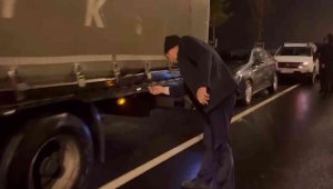 Erzurum'da tır dorsesinde 56'sı çocuk 133 kaçak göçmen yakalandı