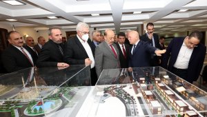 Bakan Bilgin'den Başkan Sekmen'e övgü