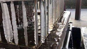 Erzurum'da şadırvanlar buz tuttu