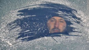 Kars buz kesti: Termometreler eksi 15'i gösterdi