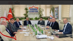 Madem kanaat önderi, toplantıya da başkanlık etseydi