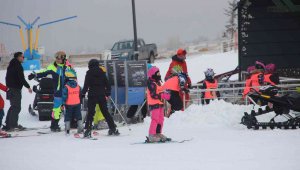 Turistler yılbaşında eğlence ve kayağa Palandöken'de doyacak