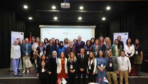 "Türkiye'de kadın profesör oranı yüzde 32, AB ülkelerinde ise 20,8"